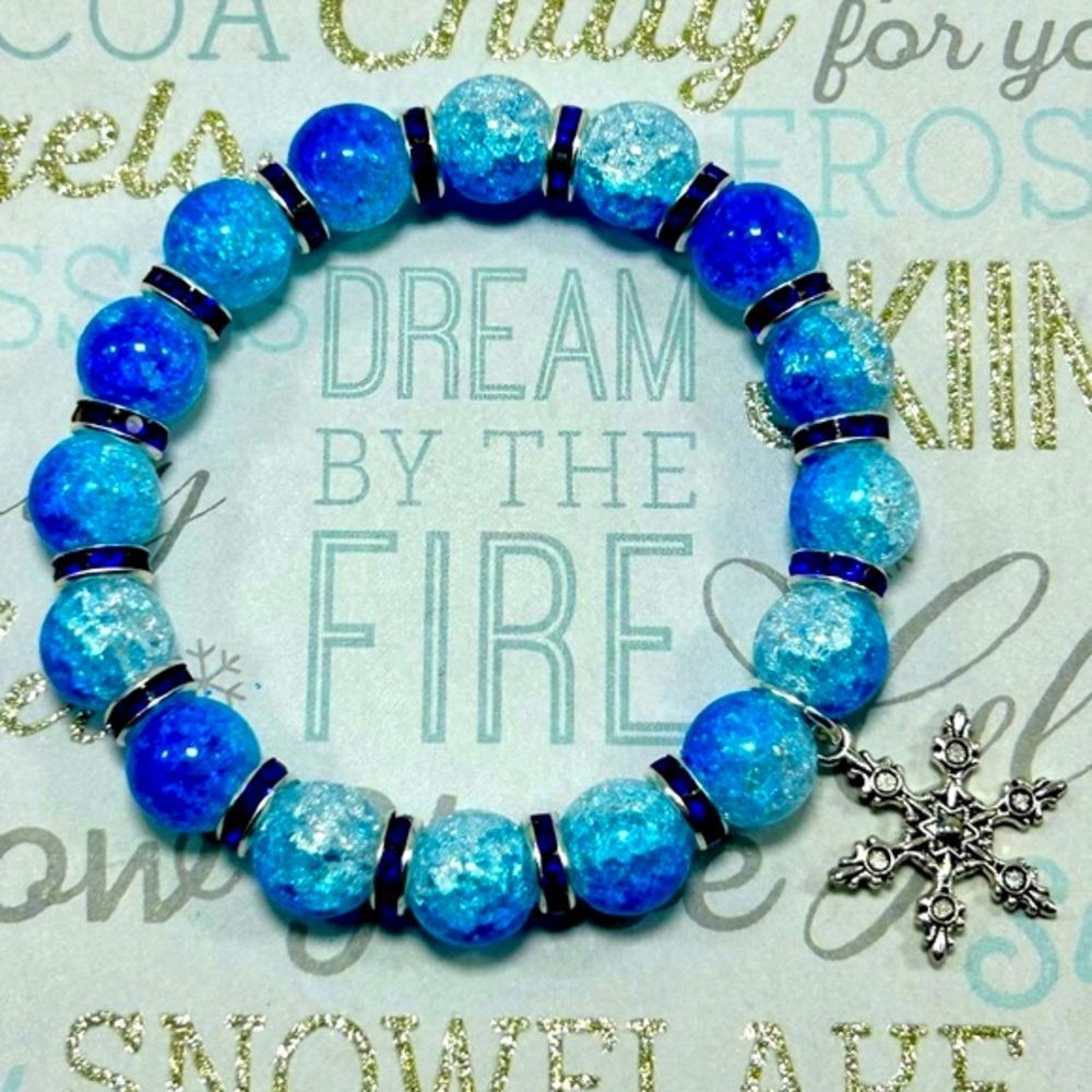 Handmade Snowflake Pendant Christmas Charm Bracelet!